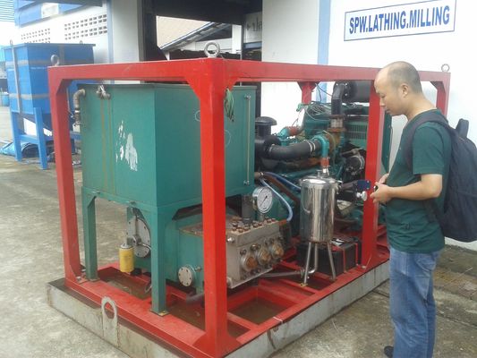 อุปกรณ์พ่นน้ำด้วยพลังน้ำ 90kw 1500bar เครื่องพ่นน้ำอุตสาหกรรม